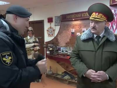 Александр Лукашенко стал омоновцем
