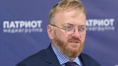 Милонов считает, что детское шампанское в России продвигает "алкомафия"