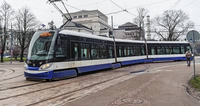 Общественный транспорт в Риге будет работать