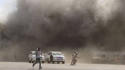 В сети появилось видео последствий взрывов в аэропорту Йемена