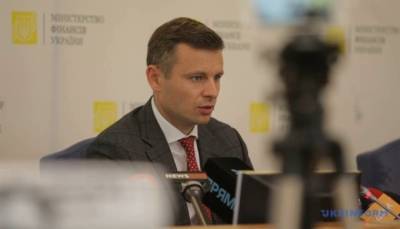 Министр финансов советует украинцам не переживать из-за курса валют в обменниках