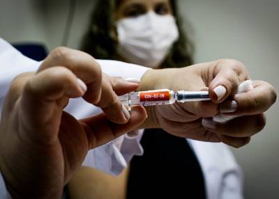 Украина договорилась о получении 1,8 млн доз китайской вакцины от COVID-19