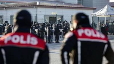 Турецкий суд приговорил к пожизненным срокам десятки бывших офицеров