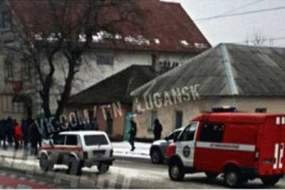 В Луганске на растяжке с гранатой подорвалась женщина