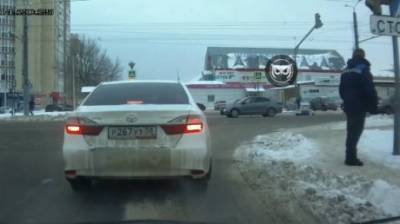 В Сети появился момент наезда на пешехода в Терновке