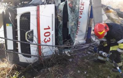 В Ивано-Франковской области столкнулись грузовик и "скорая", есть пострадавшие