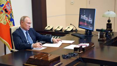 Санкции за цензуру СМИ, иноагенты и номер 112: Путин подписал ряд законов