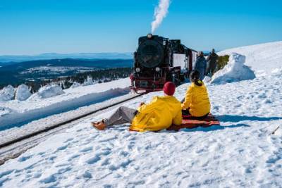 Пробки на километры: полиция просит не ездить на горнолыжные курорты Гарца