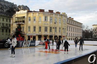 Одесский каток на Греческой площади уже открылся: цена и условия (фото)