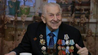 Глава Архангельской области поздравил ветерана ВОВ со 101-летием