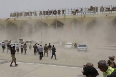 Ракетный удар по аэропорту Йемена унес жизни 27 человек