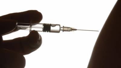 Швейцарец умер после прививки от COVID-19