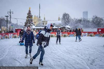 Москвичам рассказали о работе катков 31 декабря