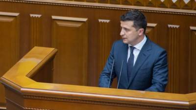 Политологи оценили решение Зеленского отстранить главу КС Украины