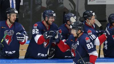 «Торпедо» победило «Локомотив» в матче КХЛ, команды забросили 11 шайб