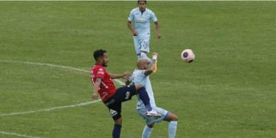 В Боливии футболисты устроили массовую драку во время матча — видео