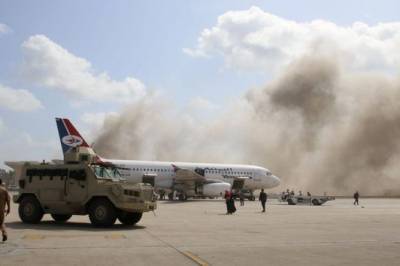 В аэропорту Йемена произошел сильный взрыв: 22 погибших, 50 раненых