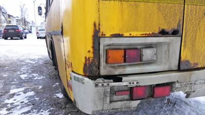 В ярославской деревне решили проблему сгнивших школьных автобусов