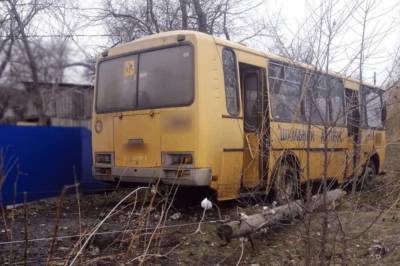 В Полтавской области водитель школьного автобуса потерял сознание и спровоцировал ДТП (фото)