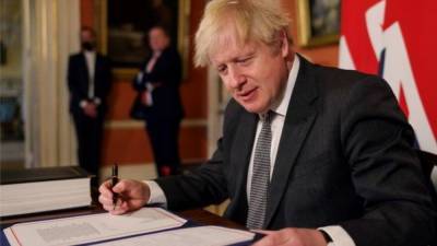 Джонсон подписал торговое соглашение с ЕС по Brexit