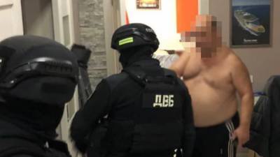 В Киеве полицейские "наняли" грузин чтобы обокрасть квартиру: забрали 13 тысяч долларов