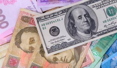 Скупщики доллара подняли межбанковский курс «под елочку»