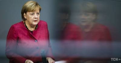 Меркель заявила, что вакцинируется от коронавируса в порядке очереди