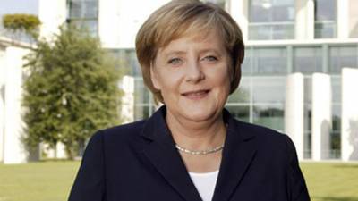 Меркель заявила, что привьется от коронавируса в порядке очереди