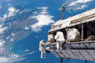 Российских космонавтов на МКС оставили без новогодних подарков
