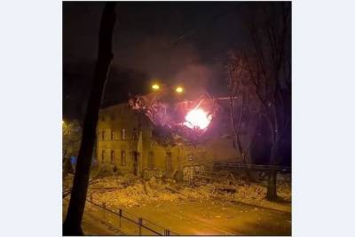 Мощный взрыв разнёс жилой дом в Риге