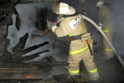 В Красноярском крае при пожаре в частном доме погибли четыре человека
