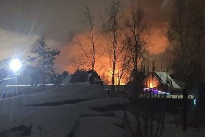 В дачном кооперативе Сургута при пожаре пострадали люди