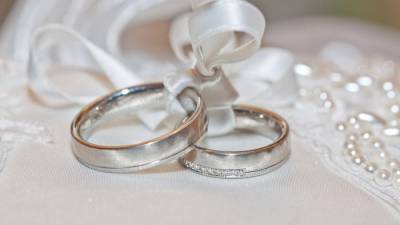 ЗАГСы Москвы подготовили особые церемонии бракосочетания 31 декабря