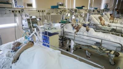 Японский врач заявил об опасности стать лежачим больным после COVID-19
