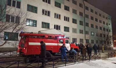 В многоквартирном доме в Туймазах из-за пожара один человек погиб, 72 эвакуировано