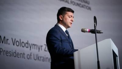Депутат Рады обвинил Зеленского в «надругательстве» над украинцами