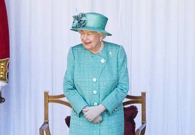 Елизавета II утвердила сделку Британии с ЕС