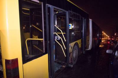 Разъяренный пассажир разнес в Киеве троллейбус, фото дебошира: "За время карантина это уже десятое..."