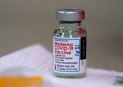 В США сотрудник медцентра намеренно испортил 500 доз вакцины от COVID-19
