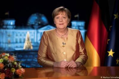 Меркель в новогоднем обращении к народу назвала 2020 год самым тяжелым за весь период ее работы