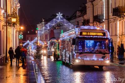 Пять «светящихся» троллейбусов курсируют по Гродно и будут работать в новогоднюю ночь