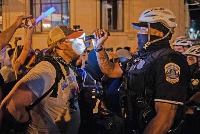 В США вновь вспыхнули протесты после убийства мужчины полицейскими