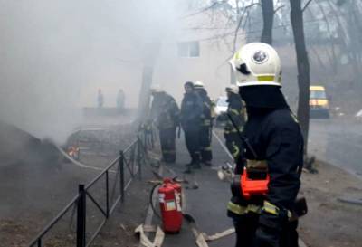 Мощный взрыв прогремел в Киеве, съехались спасатели: "Выбиты стекла, закопчены..."