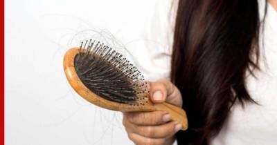 Раскрыты простые способы эффективной чистки расчески для волос