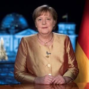 Меркель выступила с последним в качестве канцлера обращением. Видео
