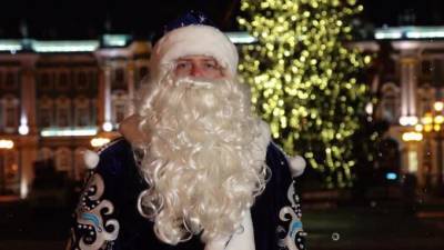 Метрополитен Петербурга снял ролик о путешествии Деда Мороза к главной ёлке