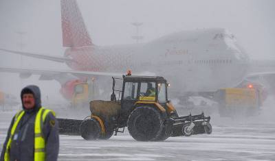 Большую часть утренних рейсов отменили в Москве из-за непогоды