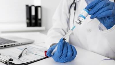 ФБР расследует дело о порче 500 доз вакцины от COVID-19 в США