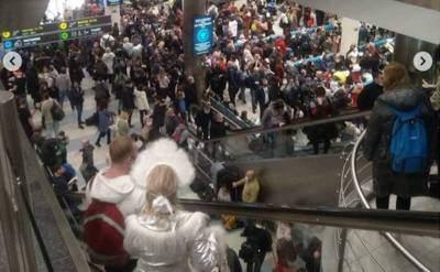 Коронавирусу на радость: в аэропортах Москвы толпы, люди не могут вылететь из столицы