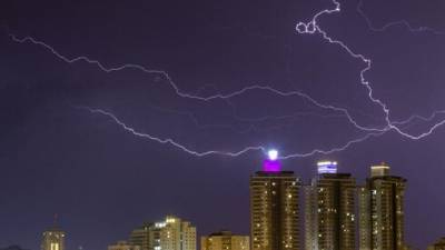 Эксперт: в Израиле резко возросла опасность удара молнии в человека